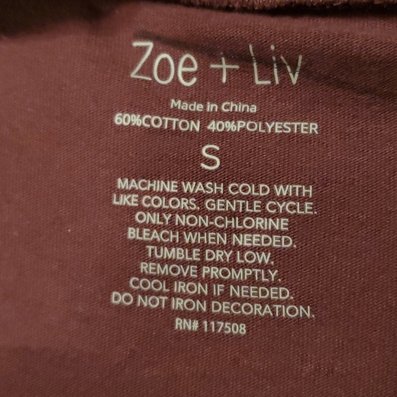 NWOT  Zoe + Liv graphic tee - Picture 5 of 5